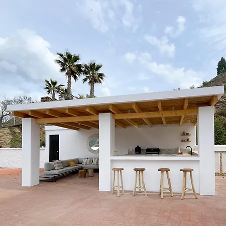 Luxury - Breathtaking Views - Hot Tub - 15' To
