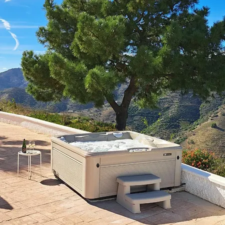 Villa Luxury - Breathtaking Views - Hot Tub - 15' To Competa